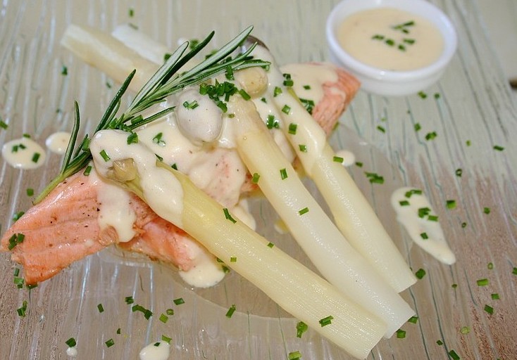 La recette de la sauce hollandaise au vinaigre de vin blanc