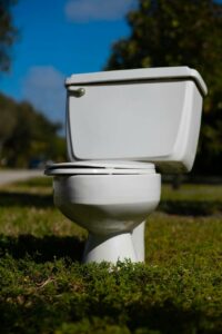 Un moyen économique et efficace pour détartrer vos toilettes