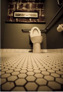 Un moyen économique et efficace pour détartrer vos toilettes